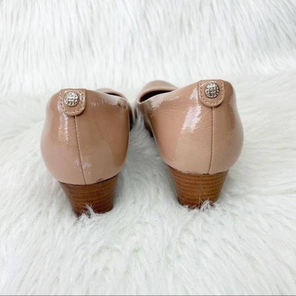 🎉SOLD🎉CLARKS Artisan VENDRA BLOOM WOMENS WEDGE PUMP Size 7 - Picture 3 of 16